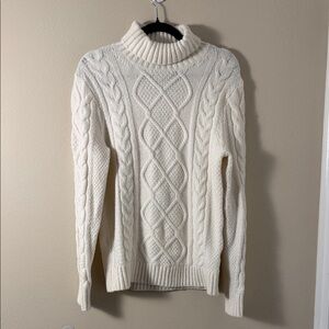 Abercrombie & Fitch Cable Knit Chunky Turtleneck Sweater in Cream Size S
